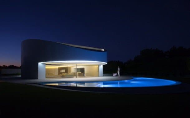 Balint House casa minimalista nocturno