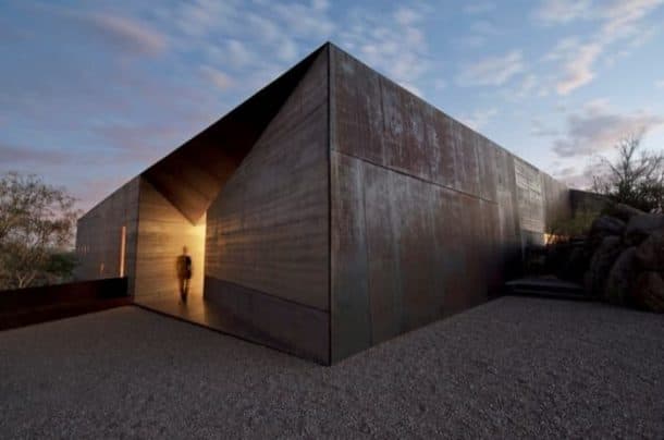 exterior Desert Courtyard House entrada