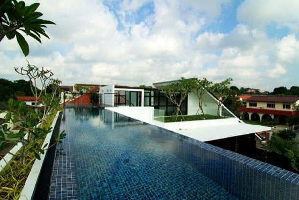 Casa Merlimau con piscina en azotea