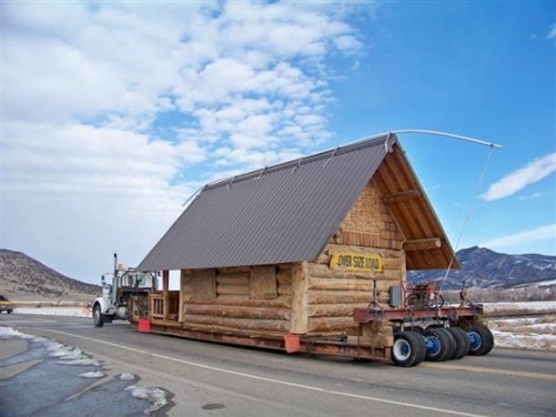 trasladando por carretera la casa entera The Fall Creek Cabin