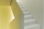 escalera blanca minimalista