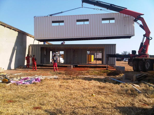 construcción de edificio centro acogida infantil