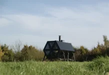 Walking House en el campo