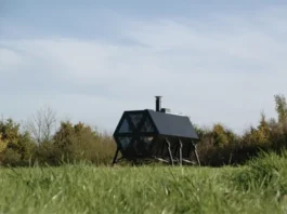 Walking House en el campo