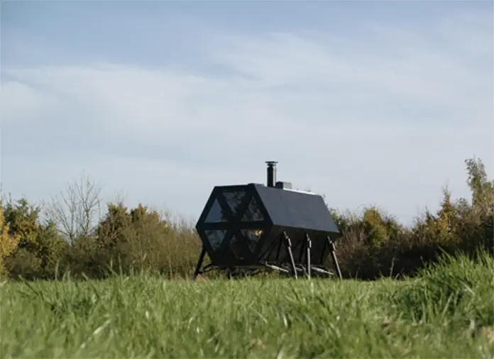 Walking House en el campo