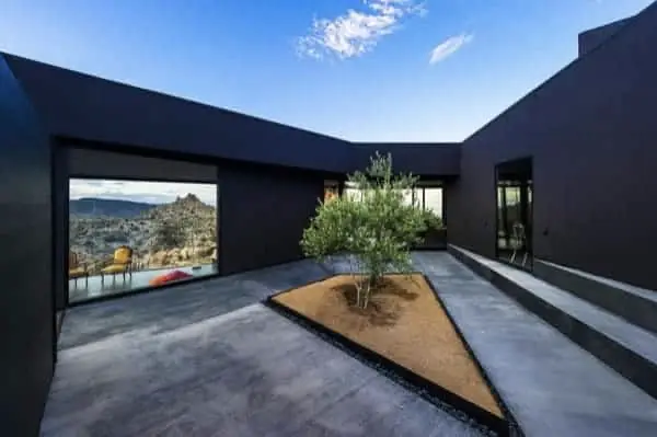 casa Black Desert House patio