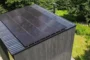 casa desenchufada con paneles solares