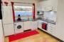 cocina con gran ventana casa DiFF