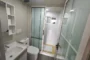 cuarto baño de casa prefabricada de Amazon