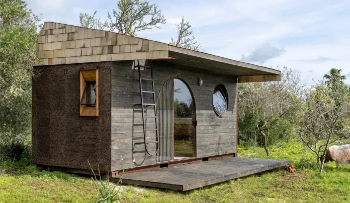 exterior Cargo House