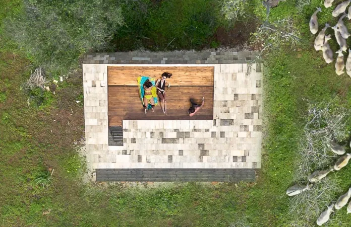 vista aérea de casa contenedor en Portugal